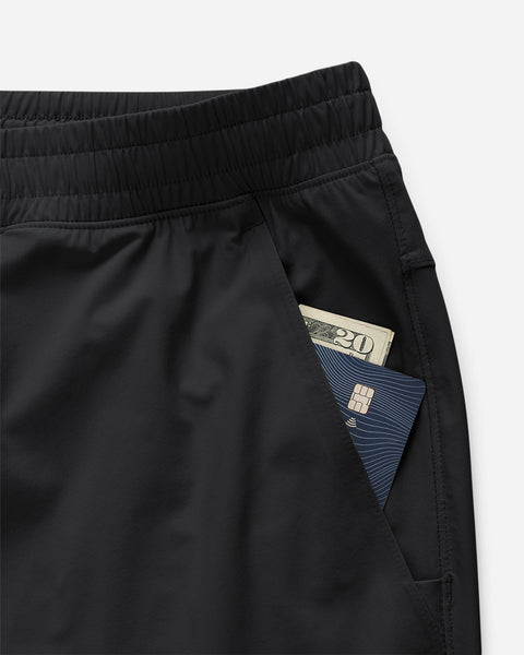 Foundation Short showcase | variant:black