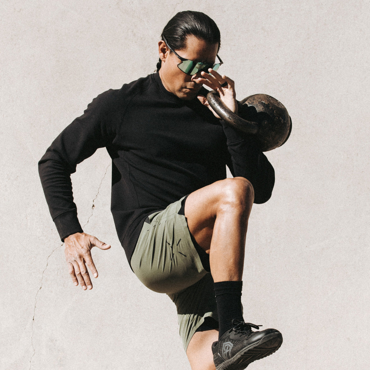 ★TOUT Y EST★ 2:30pm Black NR1FKS010BL Men's Performance Athletic Sweatshirt: Midweight Tech Crew
