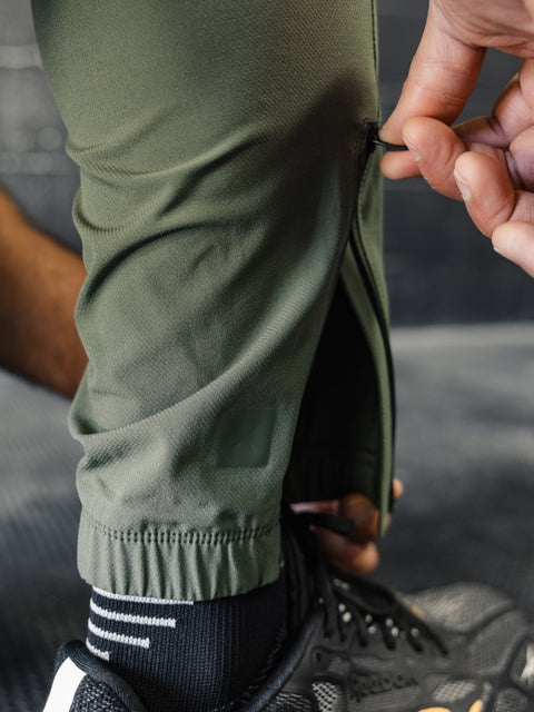Rep Pant showcase | variant:od-green