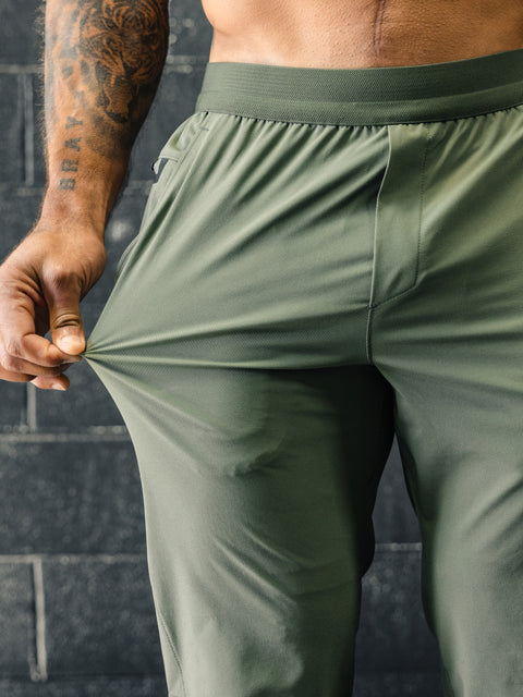 Rep Pant showcase | variant:od-green